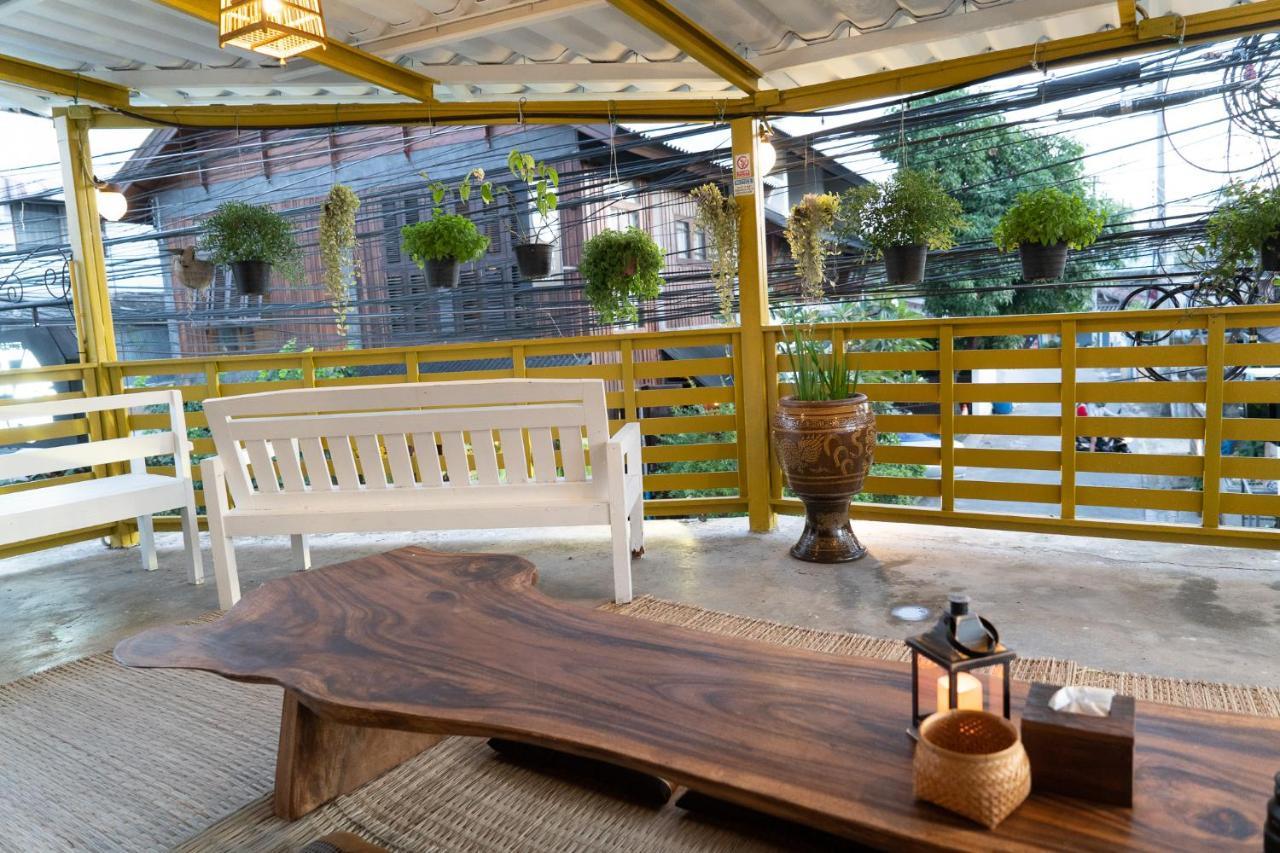 Past Tense Hostel Chiang Mai Buitenkant foto