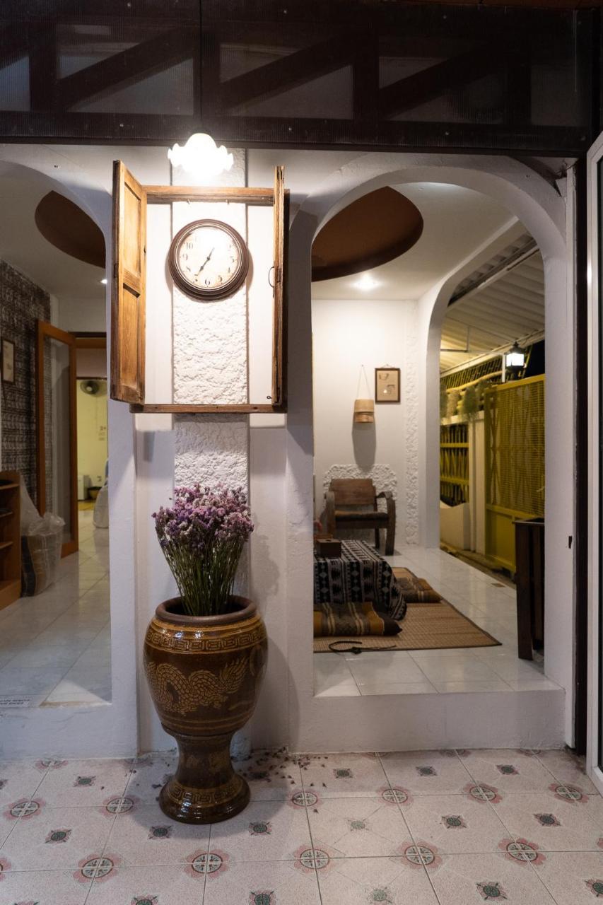 Past Tense Hostel Chiang Mai Buitenkant foto