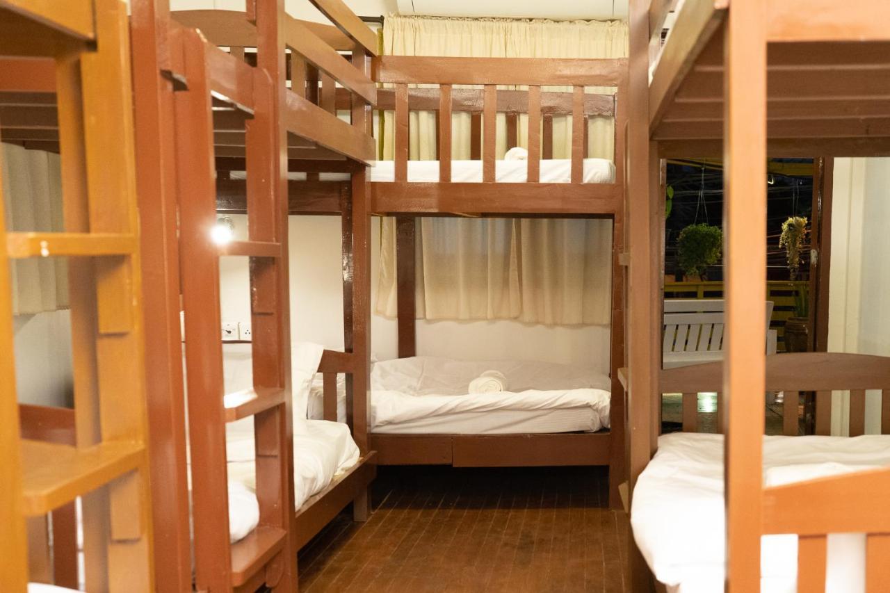 Past Tense Hostel Chiang Mai Buitenkant foto