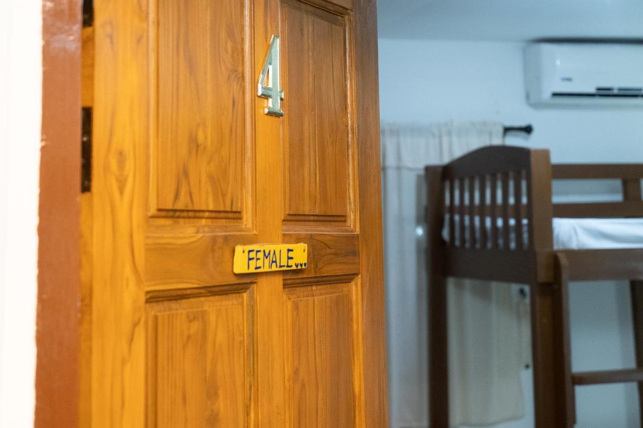 Past Tense Hostel Chiang Mai Buitenkant foto